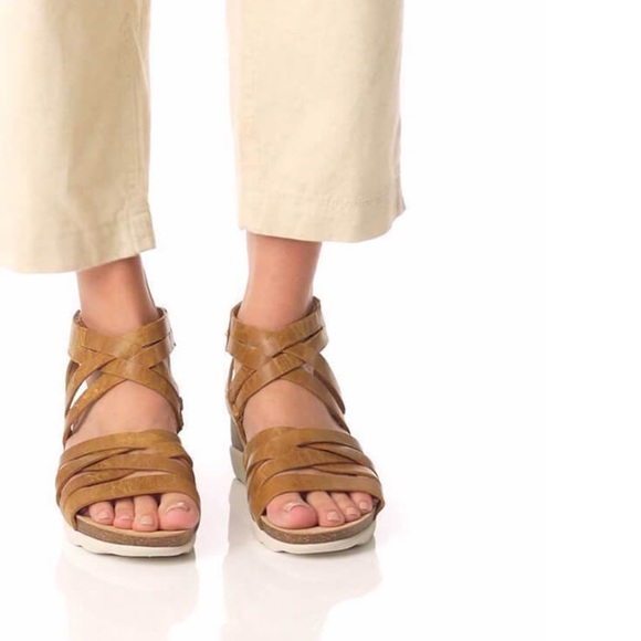 Dansko Shoes - Dansko Mirabella Leather Gladiator Sandals